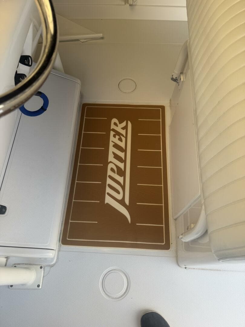 2006 Jupiter 31 CC Forward Seating — photo 25