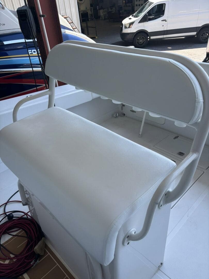 2006 Jupiter 31 CC Forward Seating — photo 20