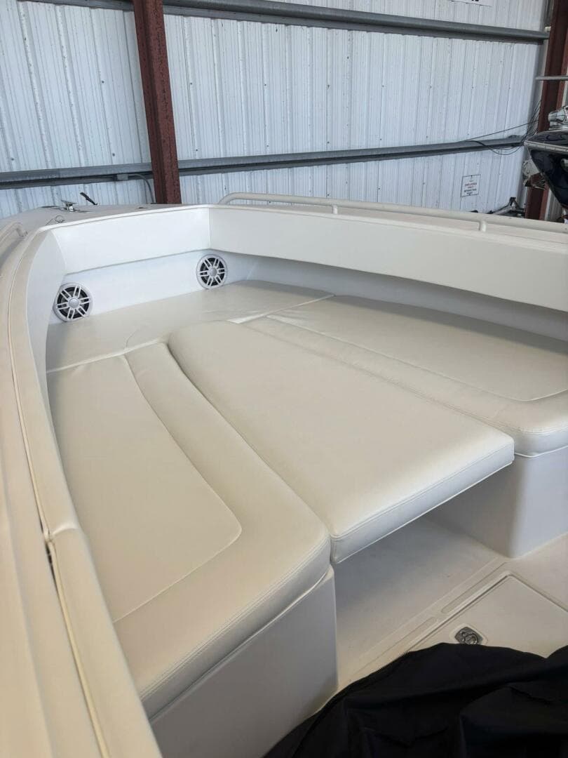 2006 Jupiter 31 CC Forward Seating — photo 22