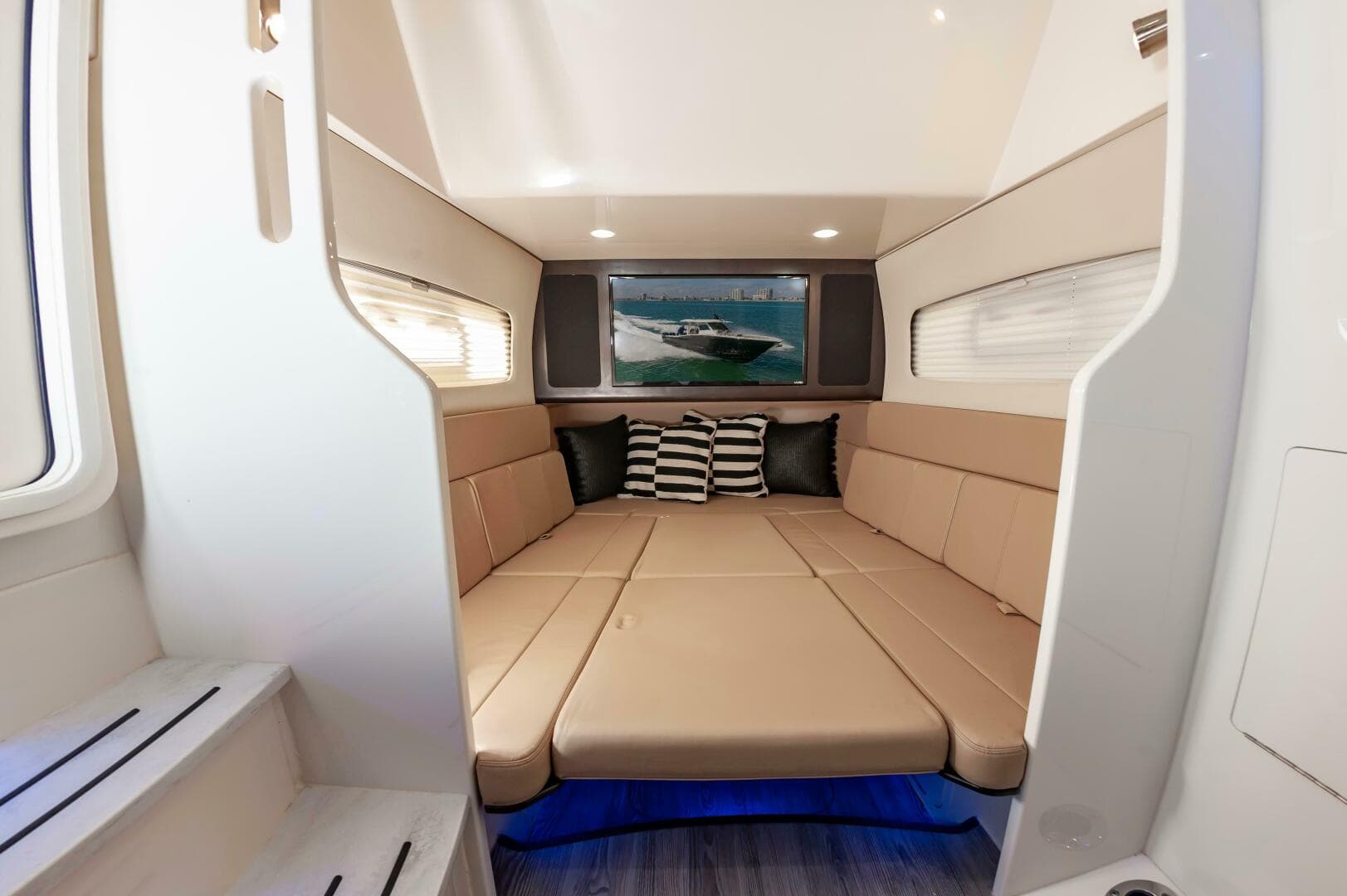 2020 Scout 380 LXF — photo 43