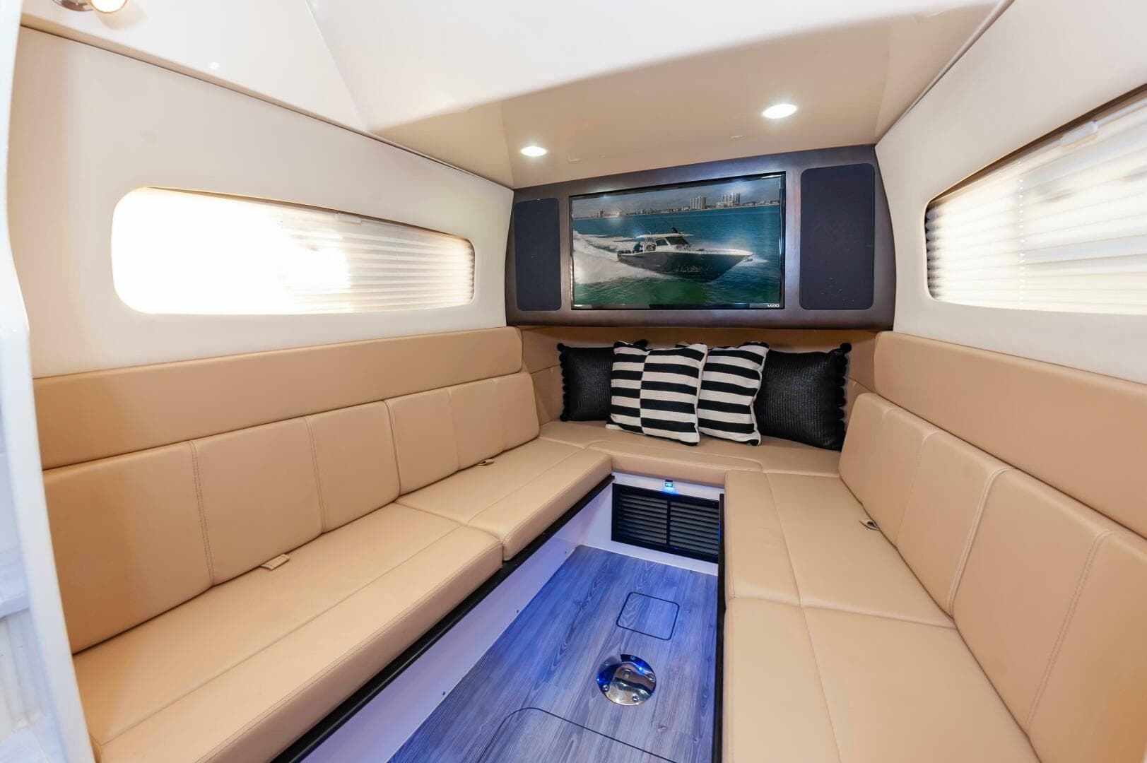 2020 Scout 380 LXF — photo 41