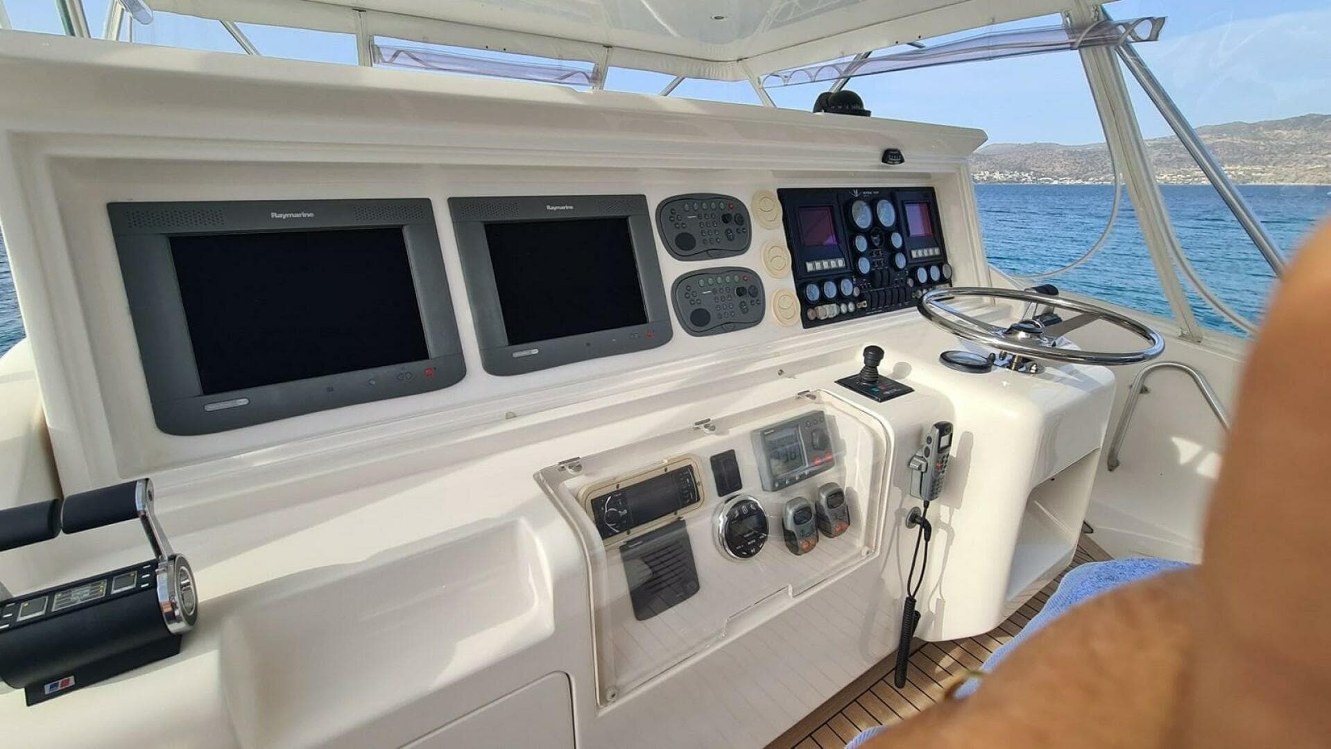 2006 Bertram Sport Fish — photo 11