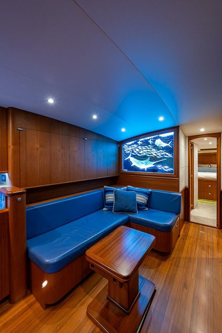 2017 F&S Cusotm Express Sportfish — photo 45