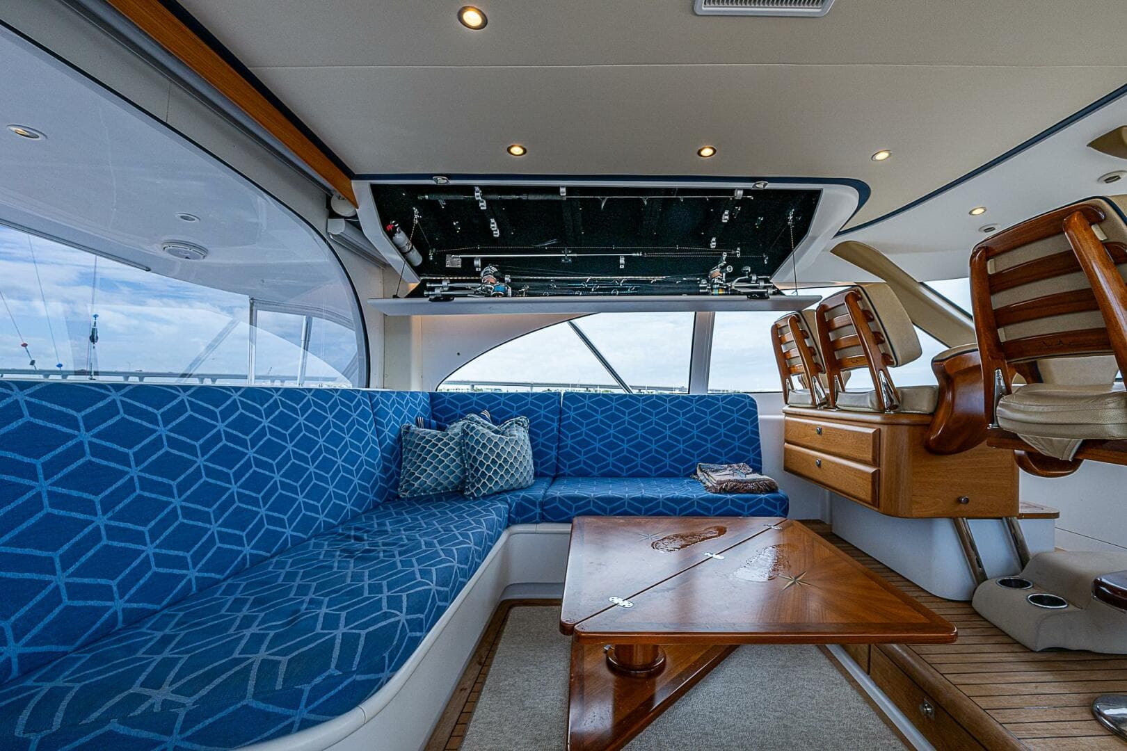 2017 F&S Cusotm Express Sportfish — photo 40