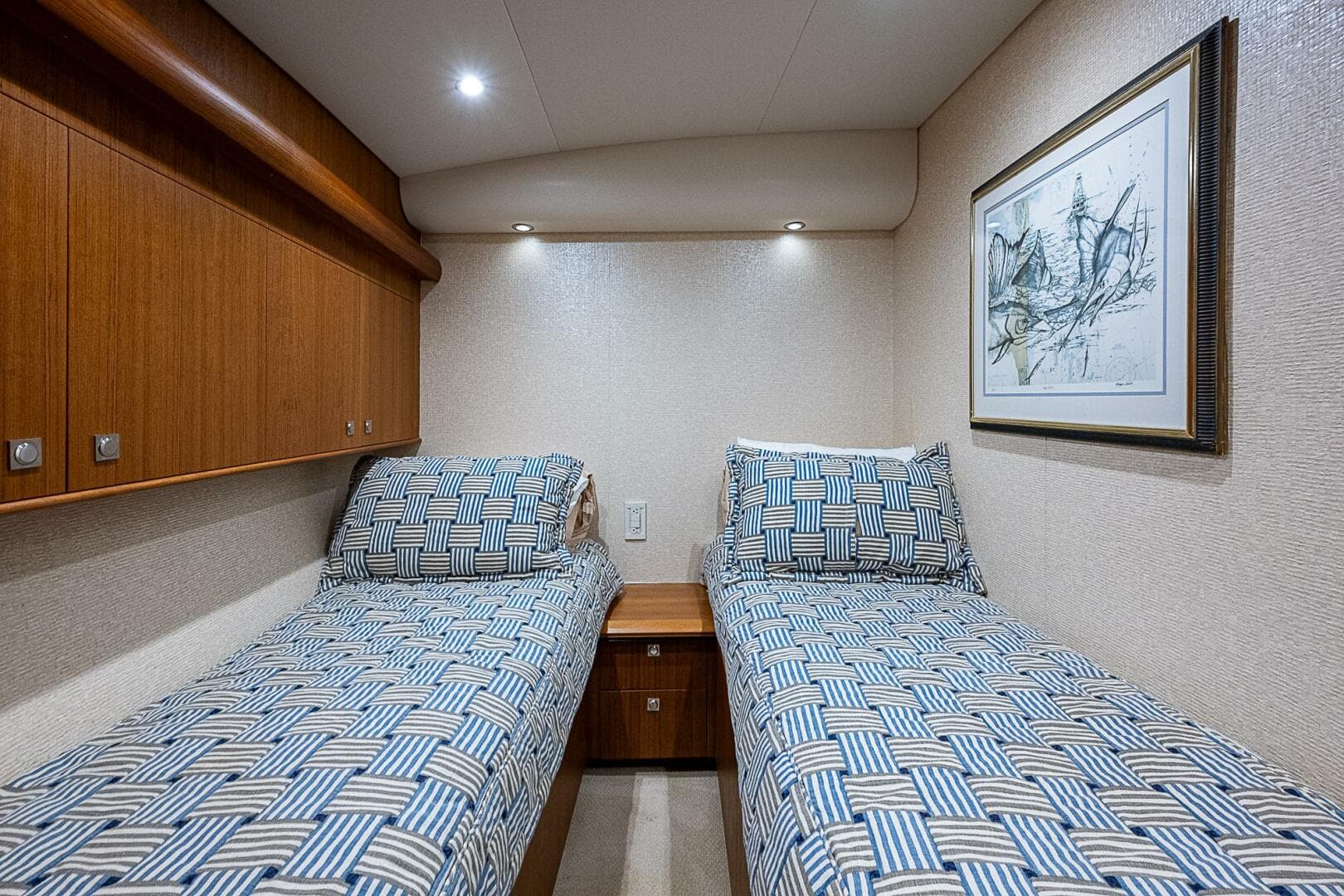 2017 F&S Cusotm Express Sportfish — photo 59