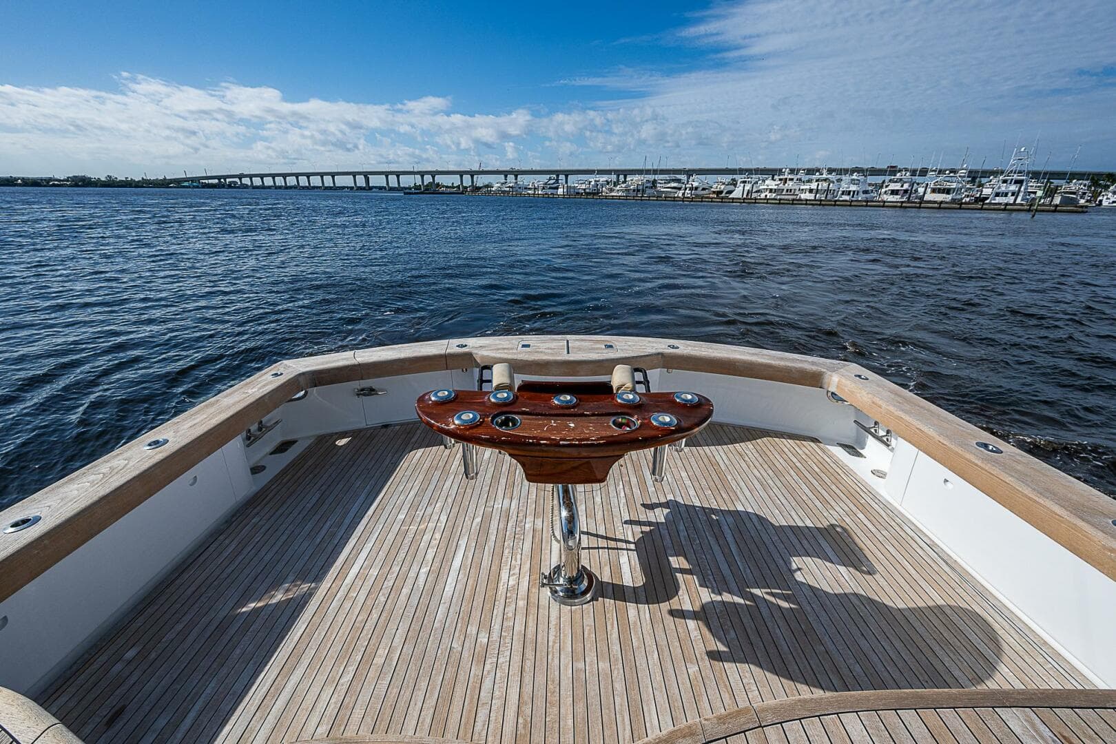 2017 F&S Cusotm Express Sportfish — photo 21