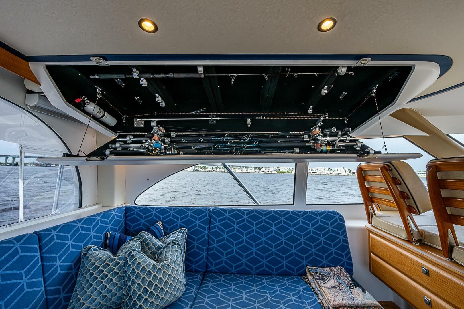 2017 F&S Cusotm Express Sportfish — photo 39