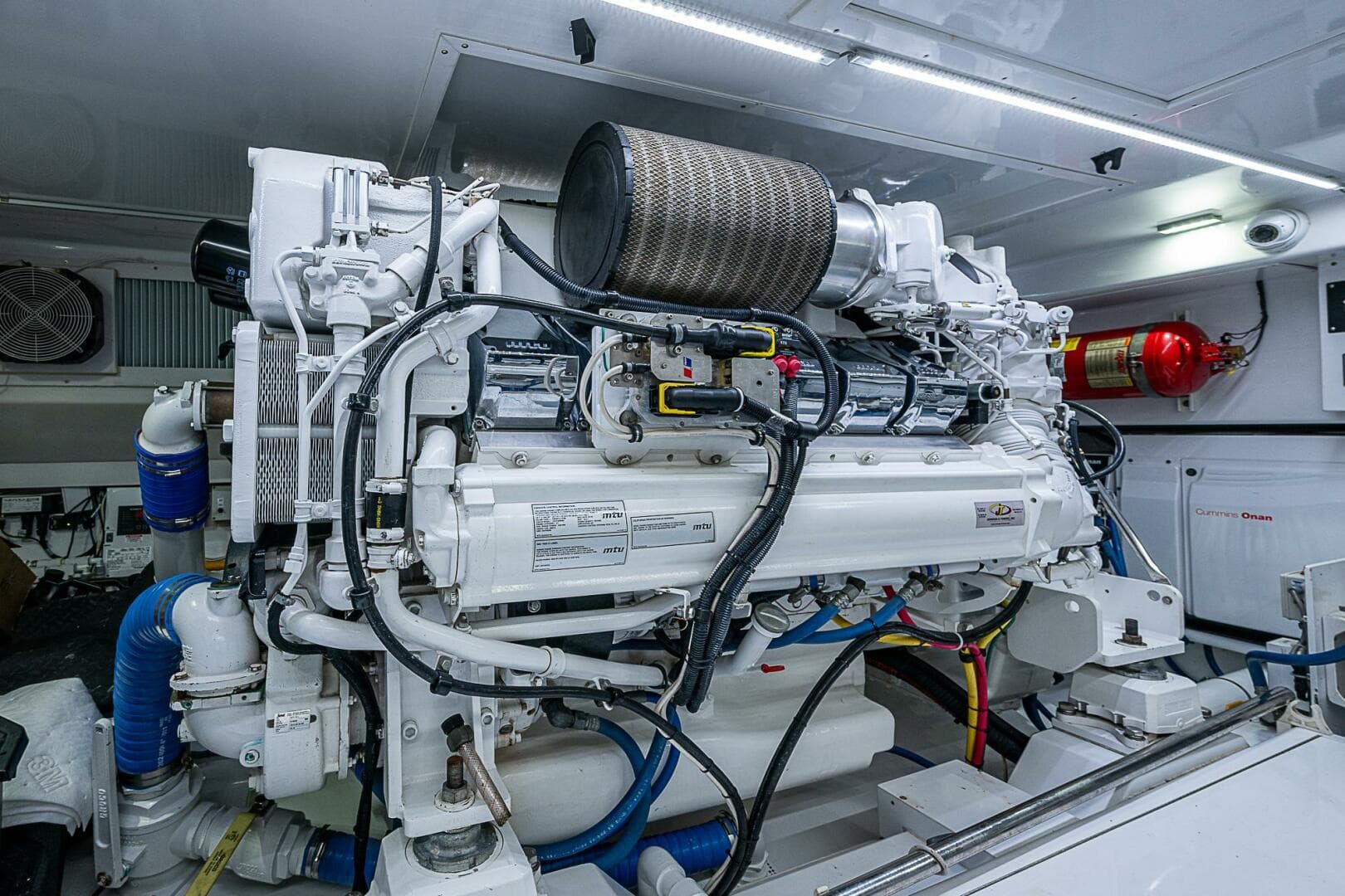 2017 F&S Cusotm Express Sportfish — photo 28