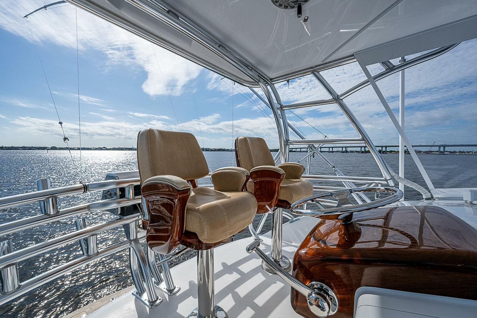 2017 F&S Cusotm Express Sportfish — photo 14