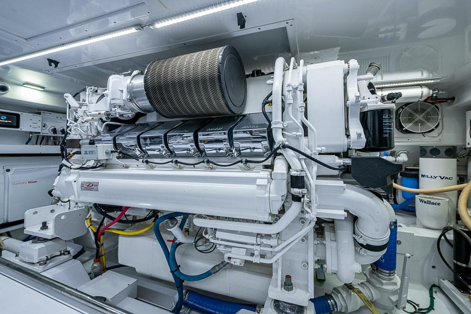 2017 F&S Cusotm Express Sportfish — photo 29