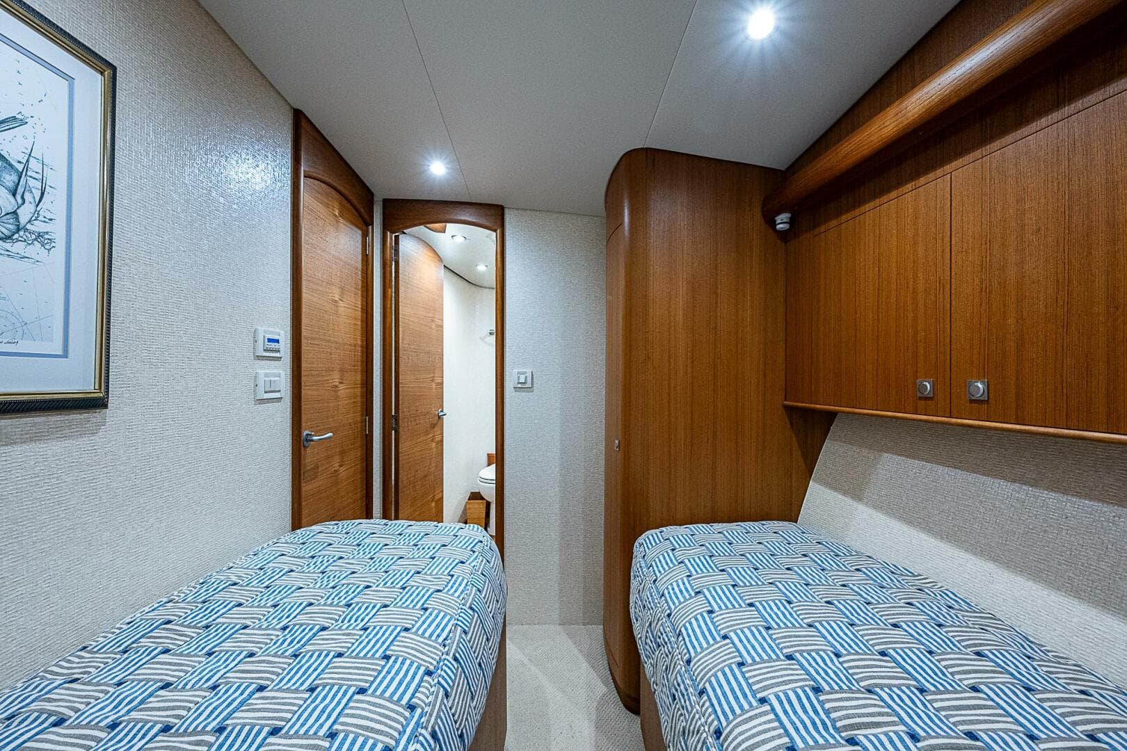 2017 F&S Cusotm Express Sportfish — photo 60