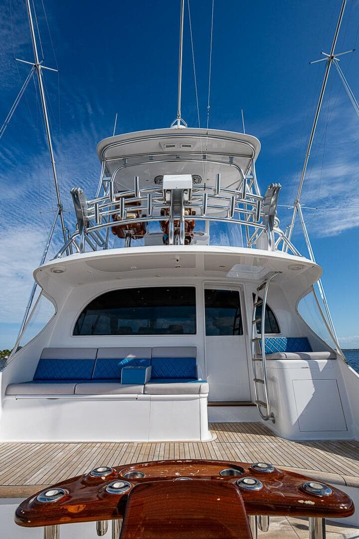 2017 F&S Cusotm Express Sportfish — photo 15