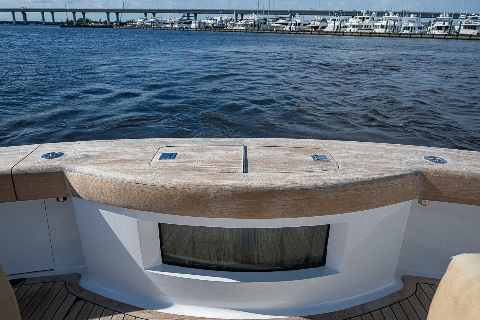 2017 F&S Cusotm Express Sportfish — photo 22