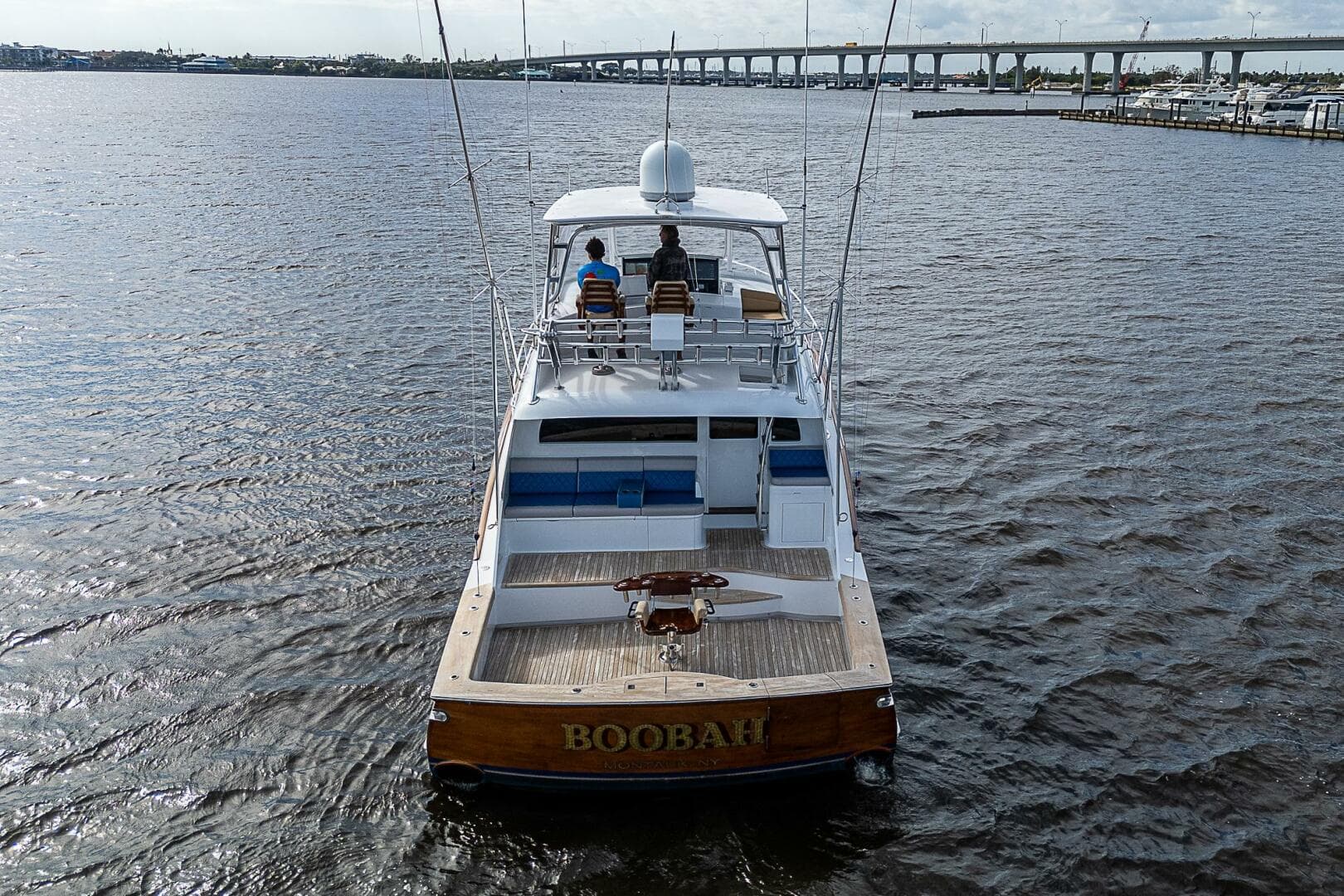 2017 F&S Cusotm Express Sportfish — photo 4