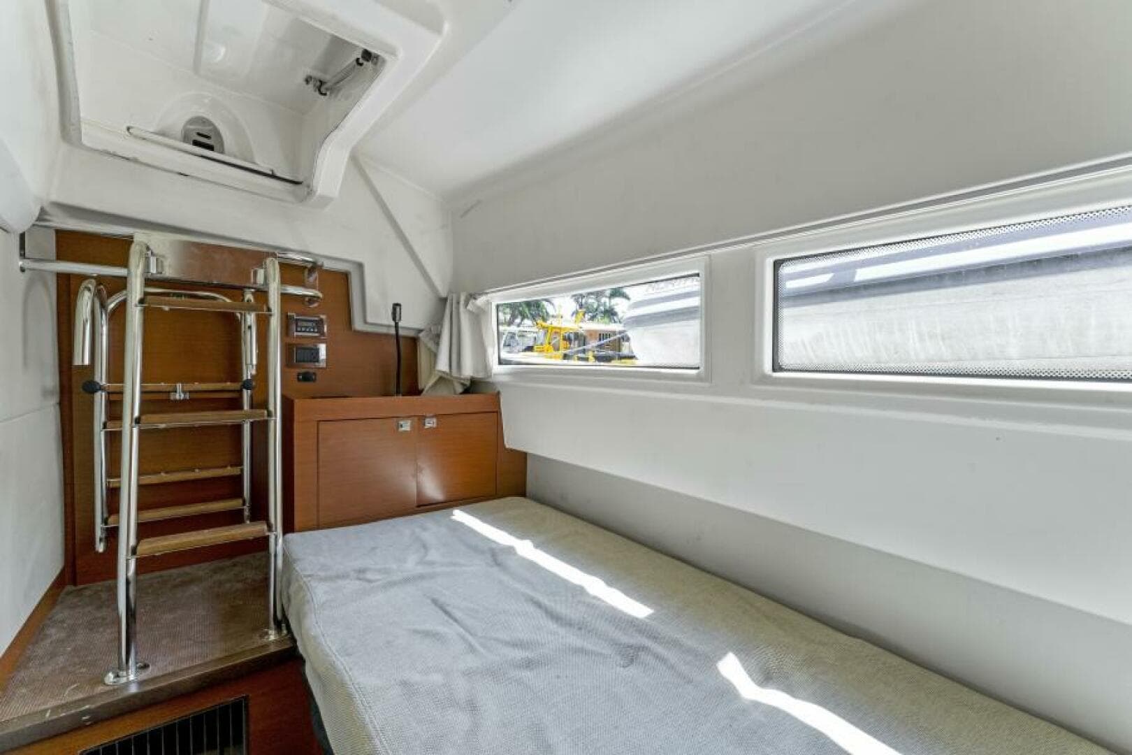 2013 Prestige 550 Flybridge — photo 36