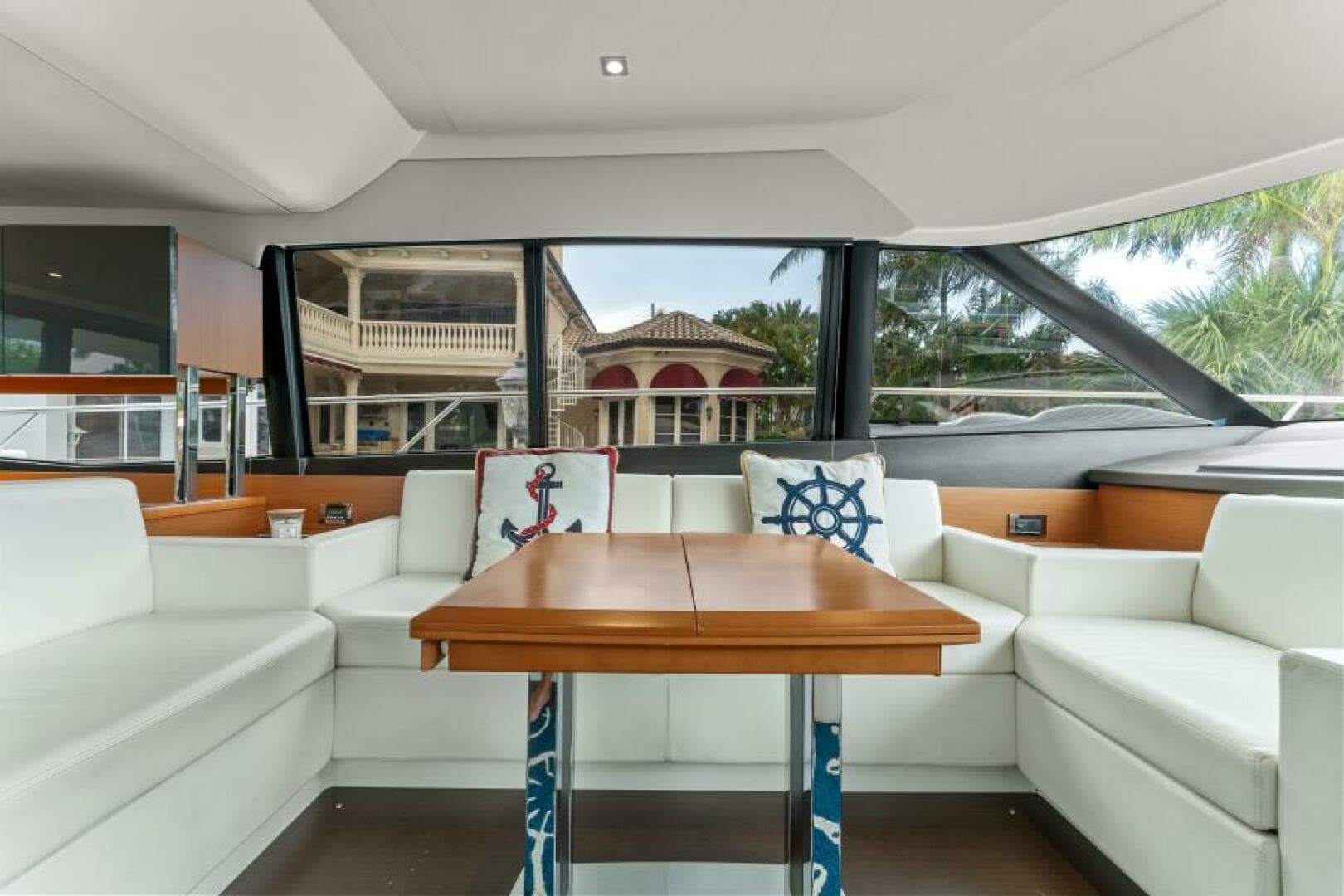 2013 Prestige 550 Flybridge — photo 10