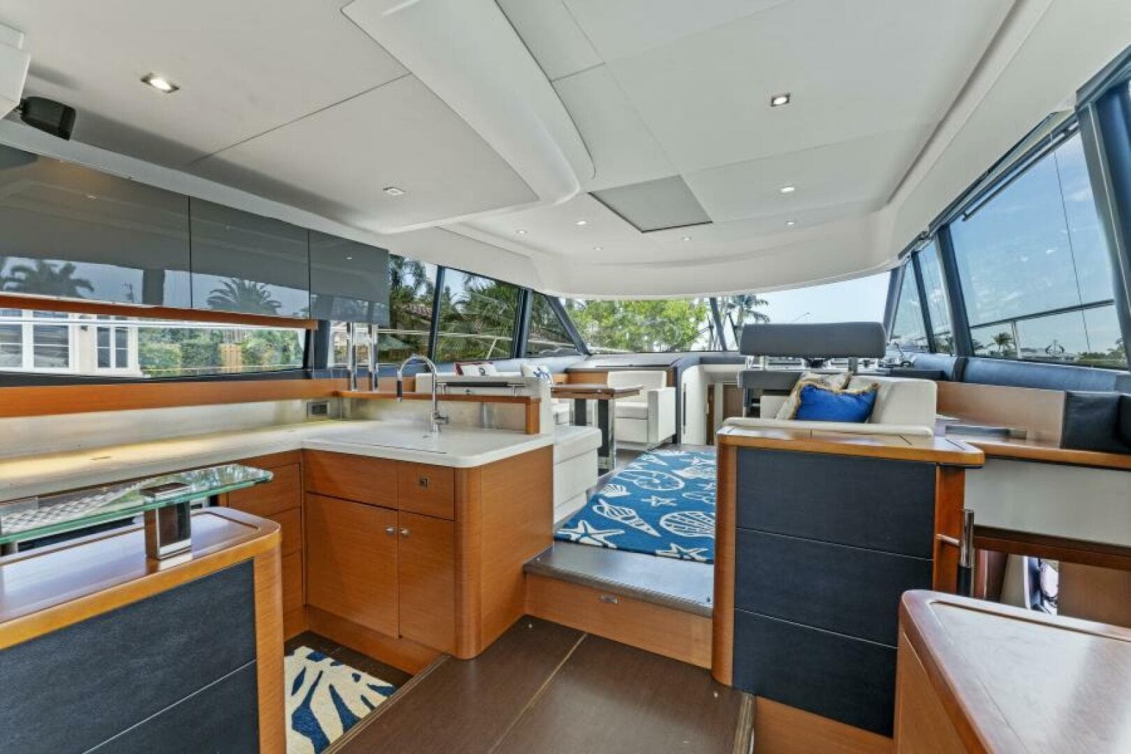 2013 Prestige 550 Flybridge — photo 2