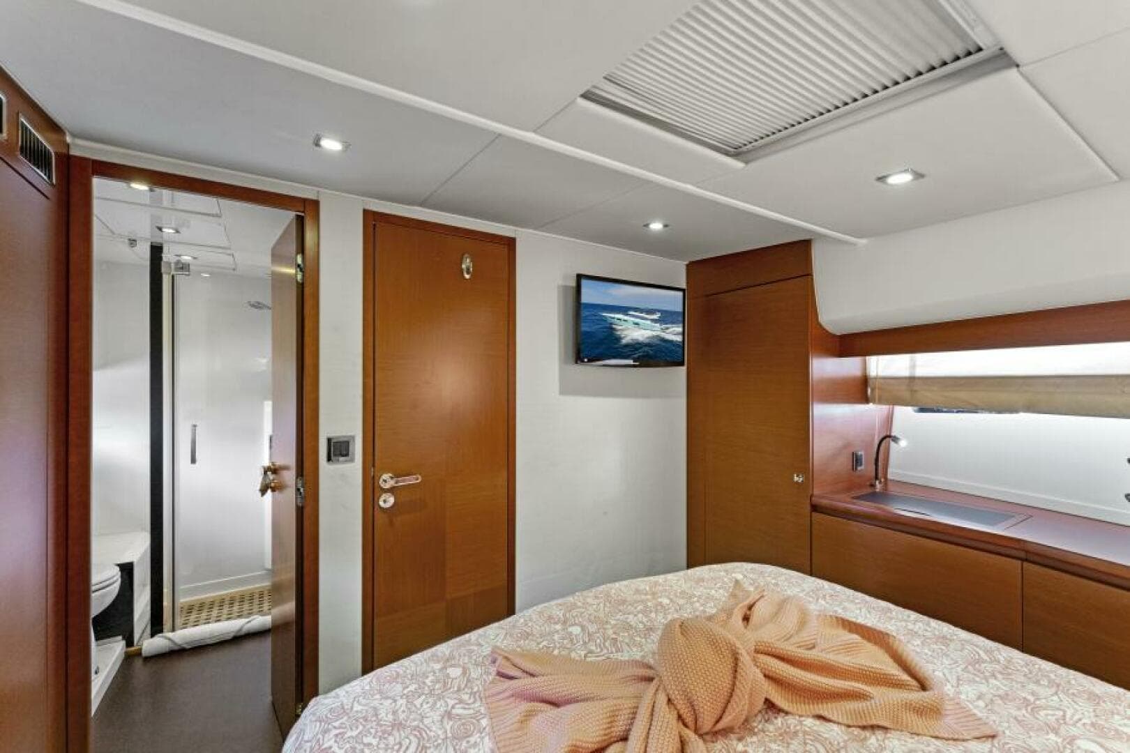 2013 Prestige 550 Flybridge — photo 34