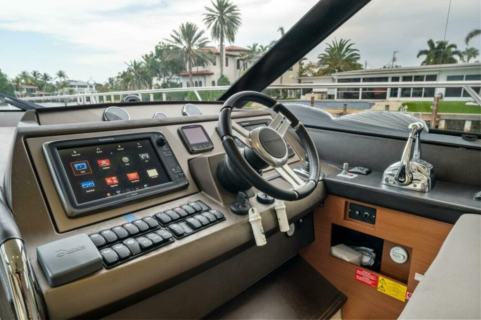 2013 Prestige 550 Flybridge — photo 16