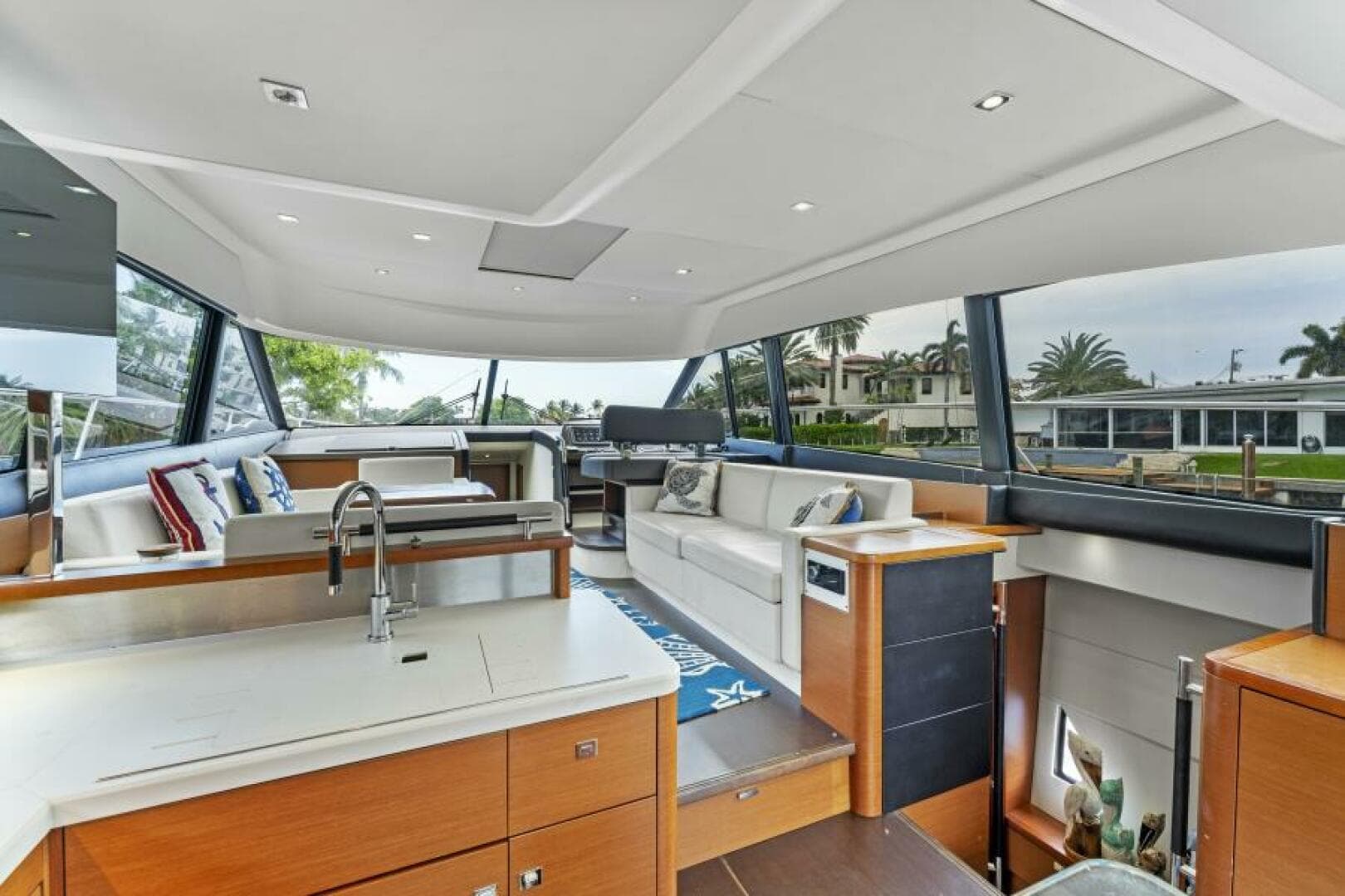 2013 Prestige 550 Flybridge — photo 3