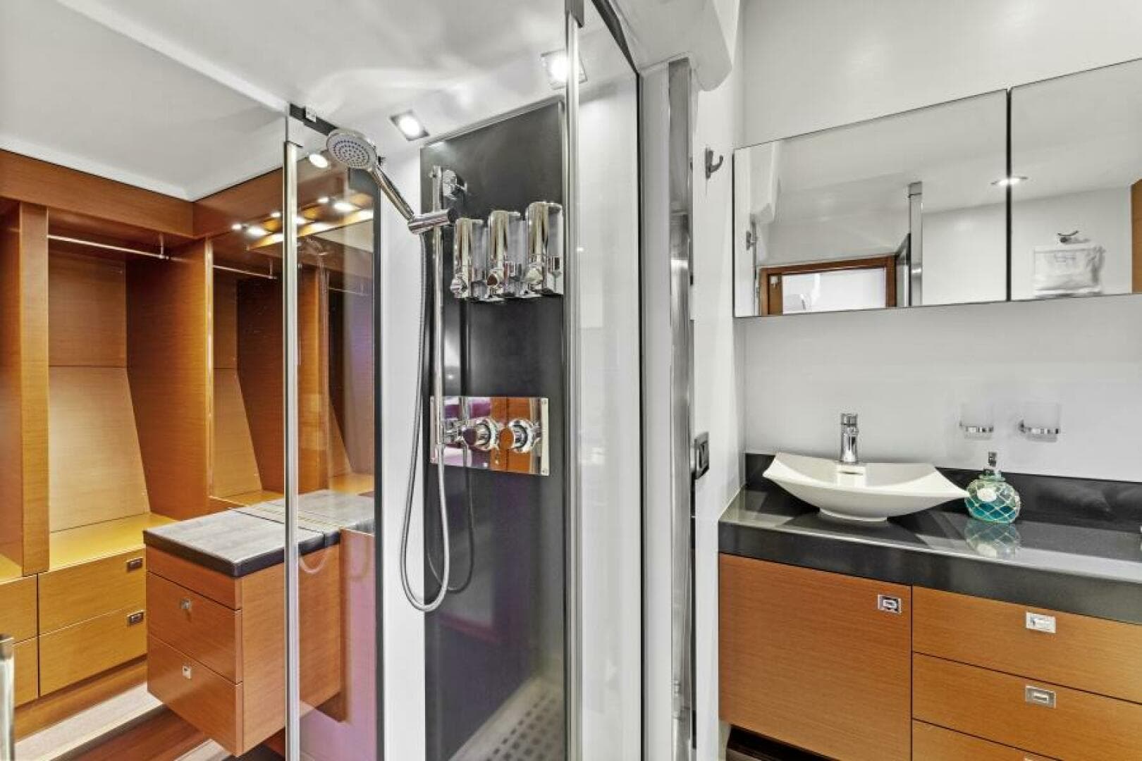 2013 Prestige 550 Flybridge — photo 26