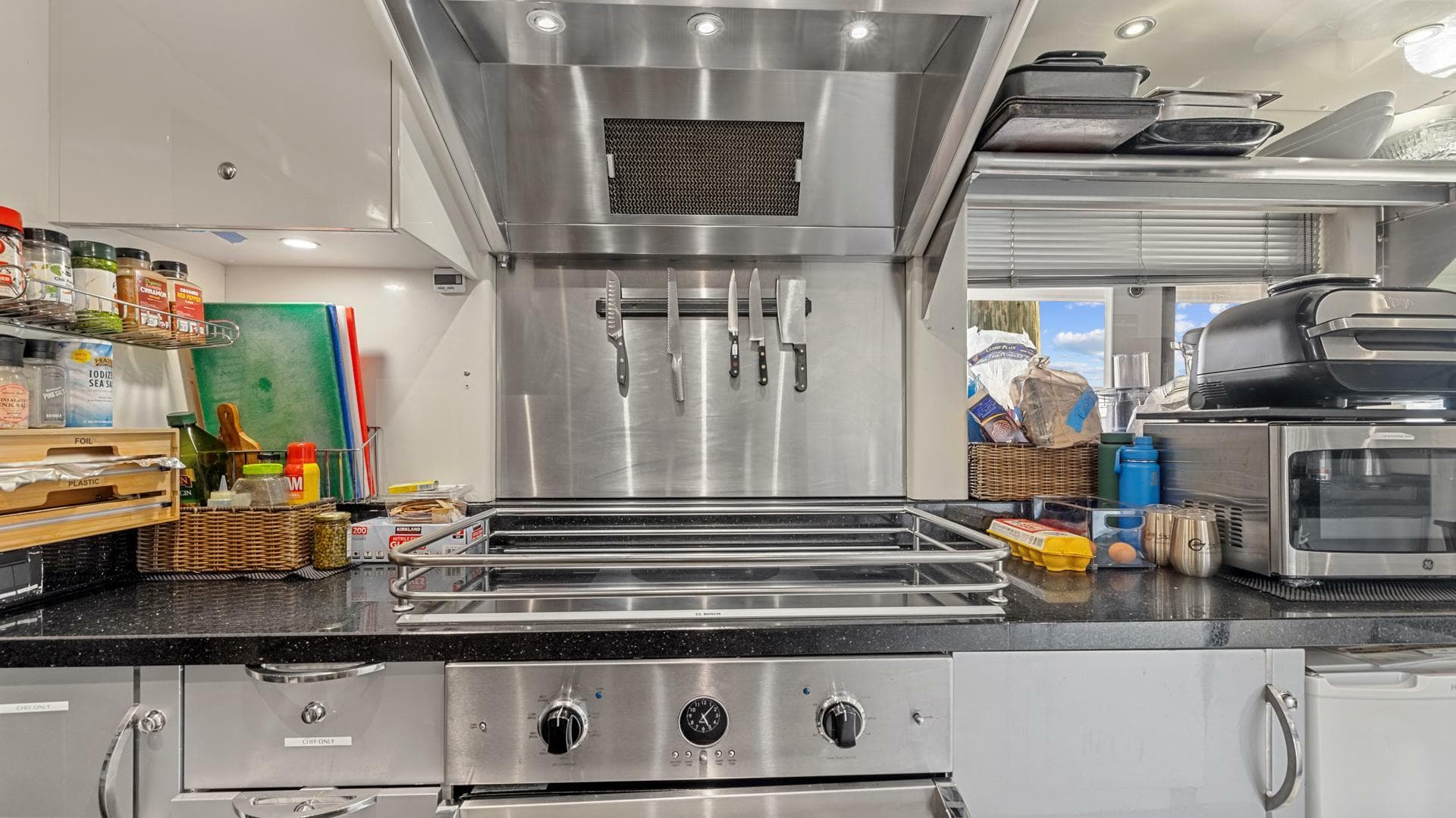 2005 New Zealand Yachts 115 Wave Piercing Power Catamaran — photo 61