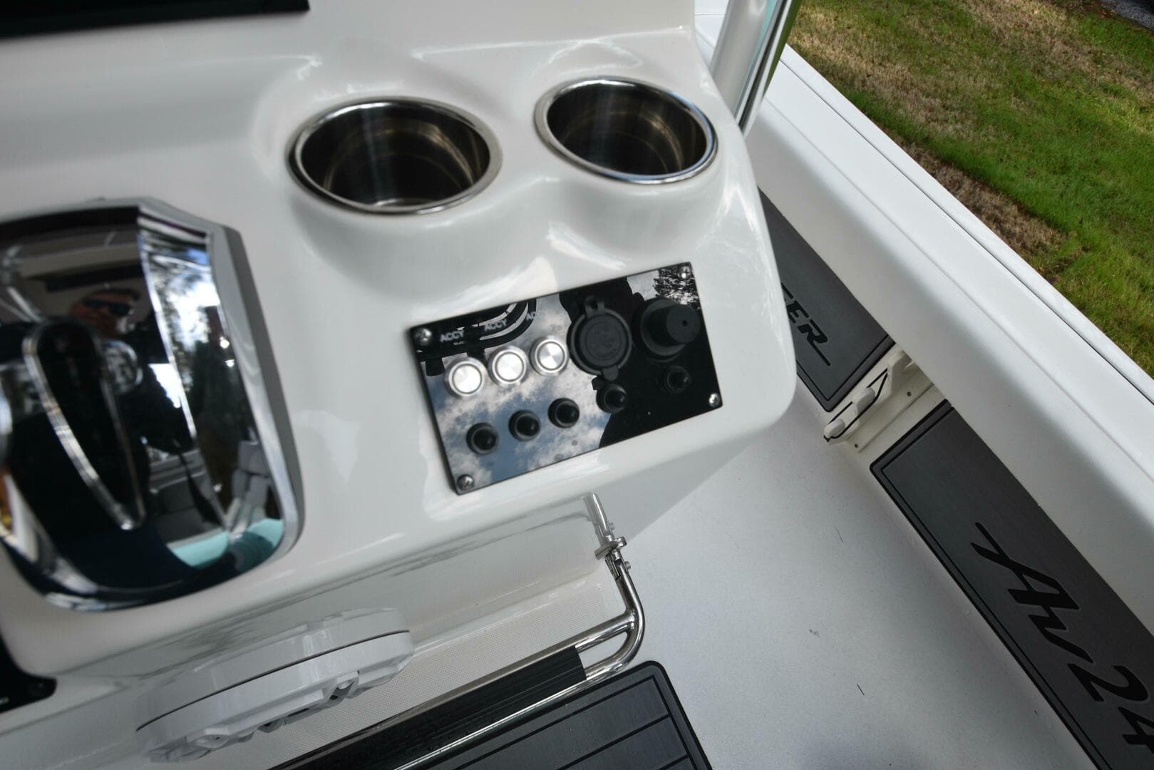 2020 Avenger 24 — photo 36