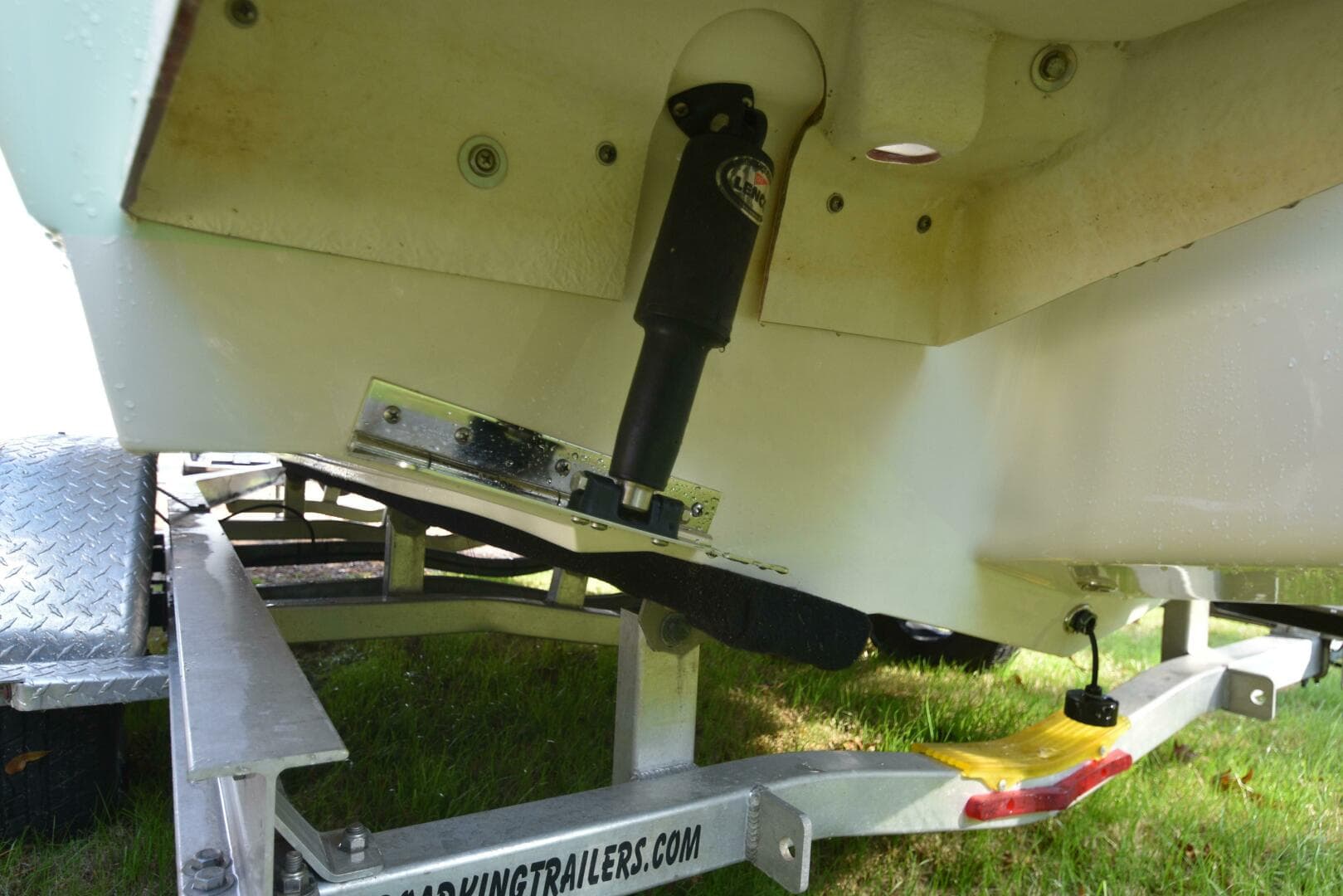 2020 Avenger 24 — photo 9