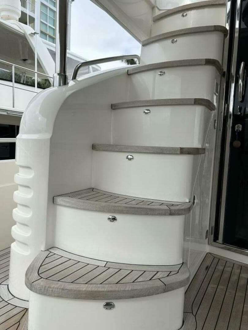 2008 Princess 67 Flybridge — photo 14