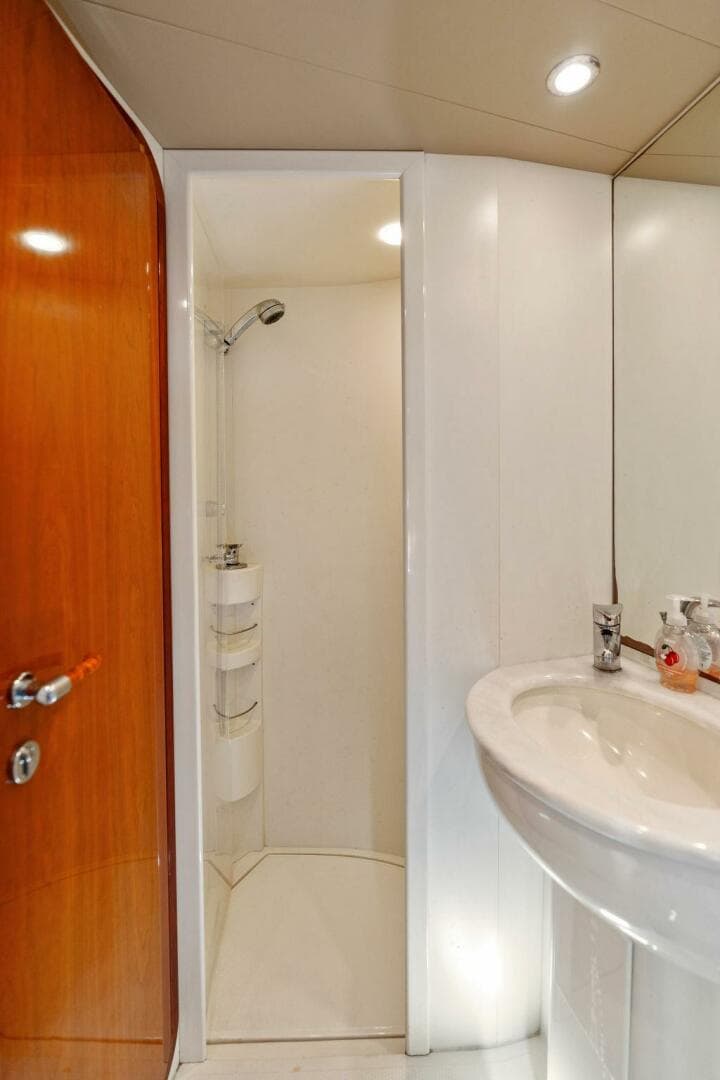 2003 Ferretti Yachts 62 — photo 35