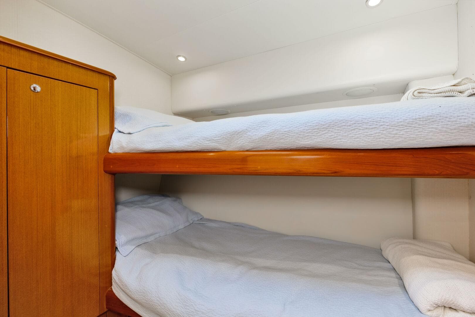 2001 Viking 65 Enclosed Bridge — photo 23