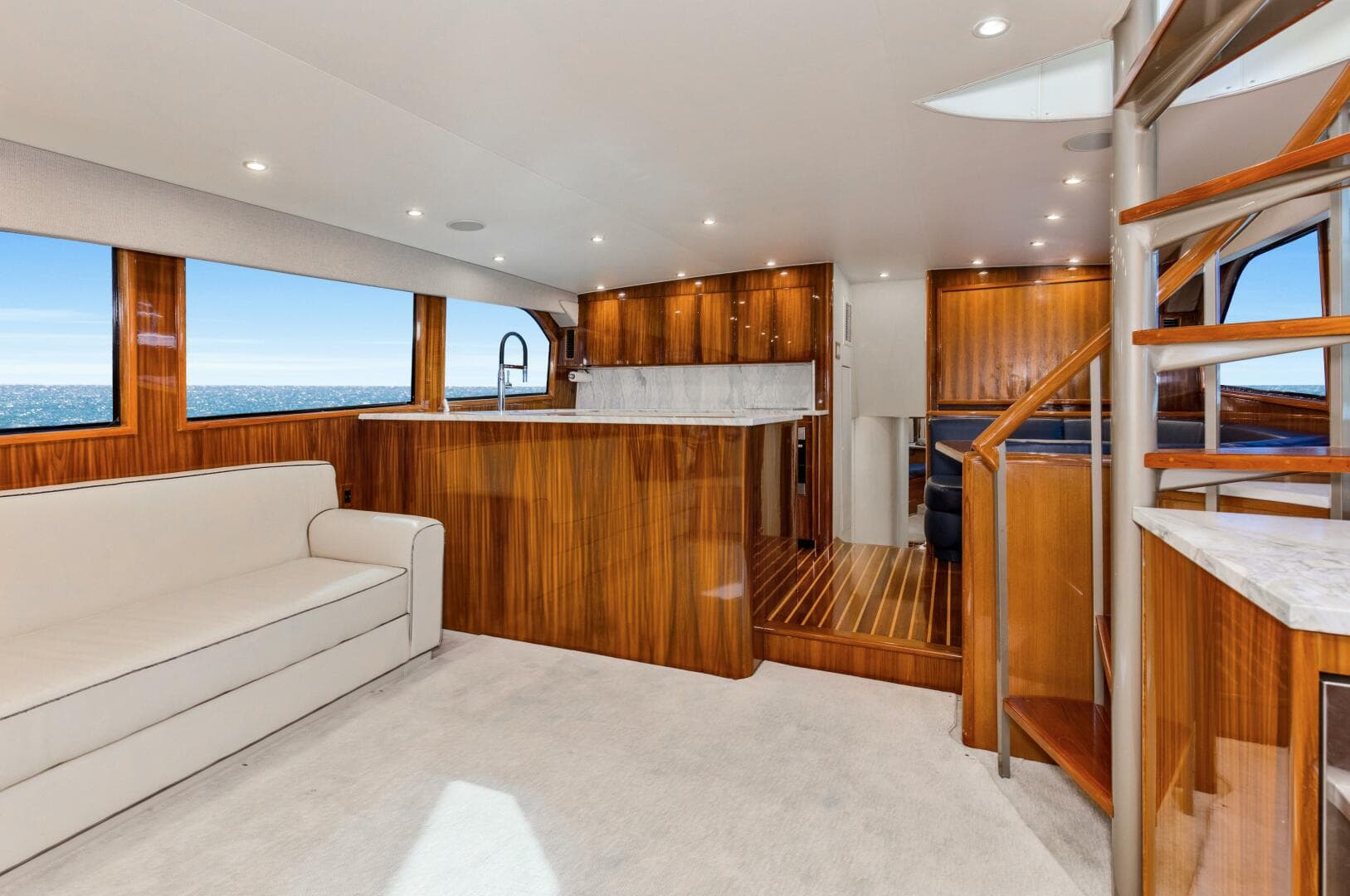 2001 Viking 65 Enclosed Bridge — photo 7