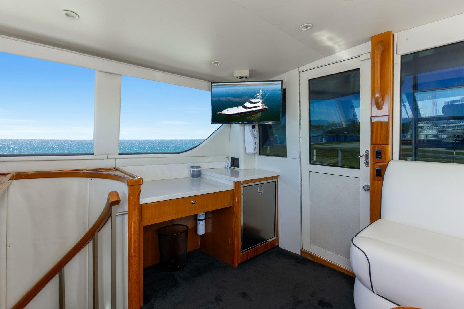 2001 Viking 65 Enclosed Bridge — photo 27