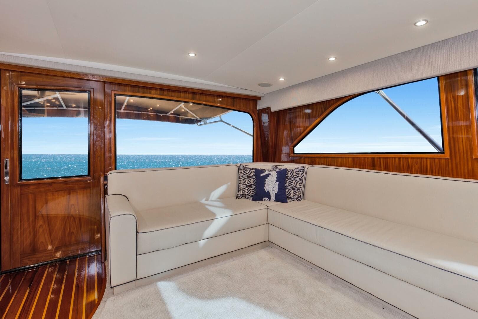 2001 Viking 65 Enclosed Bridge — photo 5