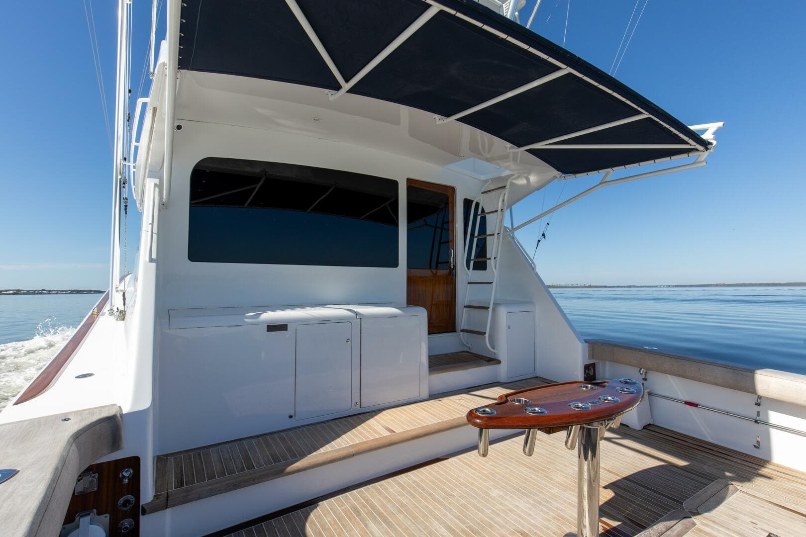 2001 Viking 65 Enclosed Bridge — photo 33