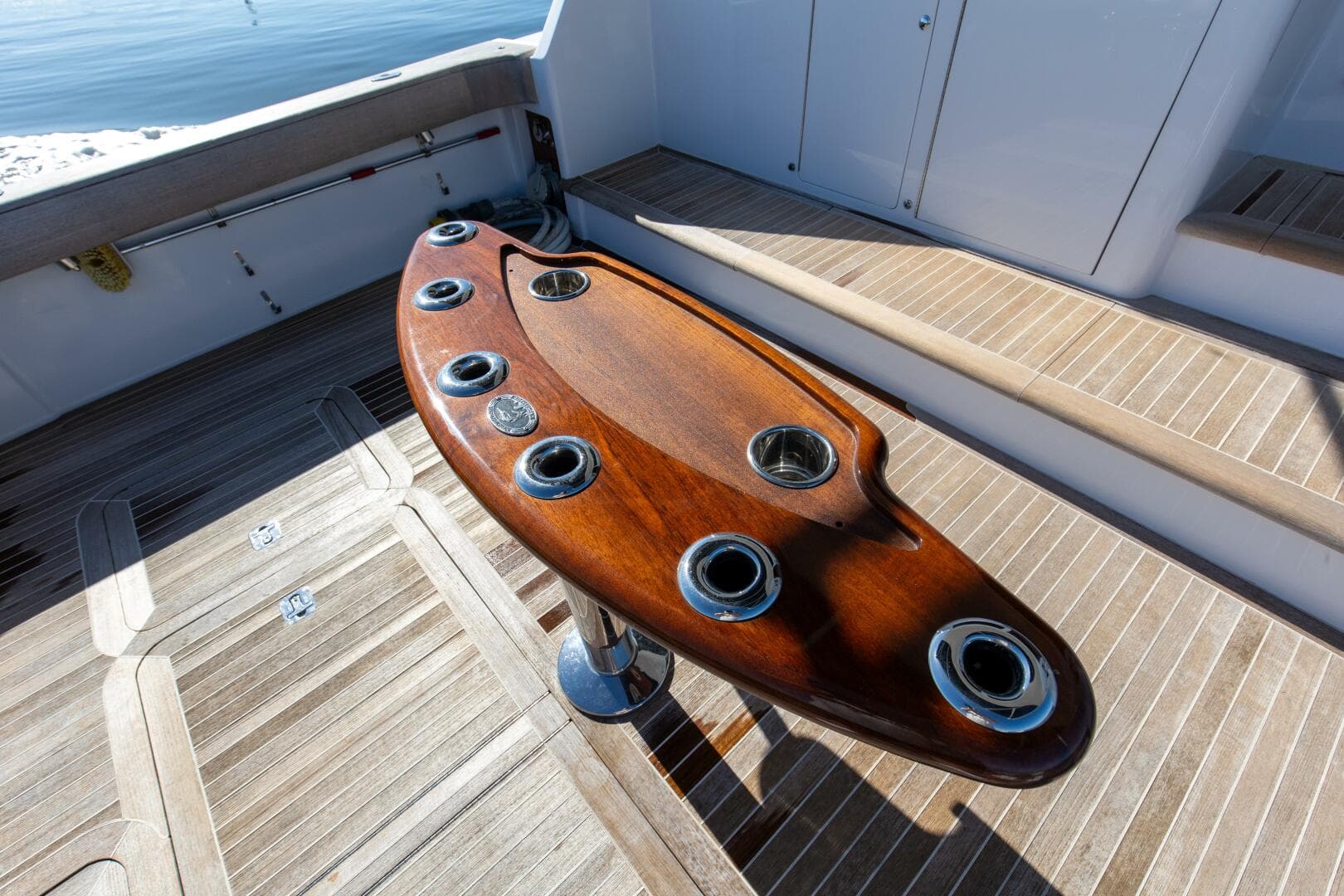 2001 Viking 65 Enclosed Bridge — photo 34