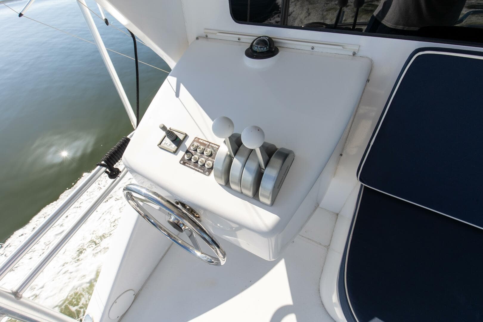 2001 Viking 65 Enclosed Bridge — photo 30