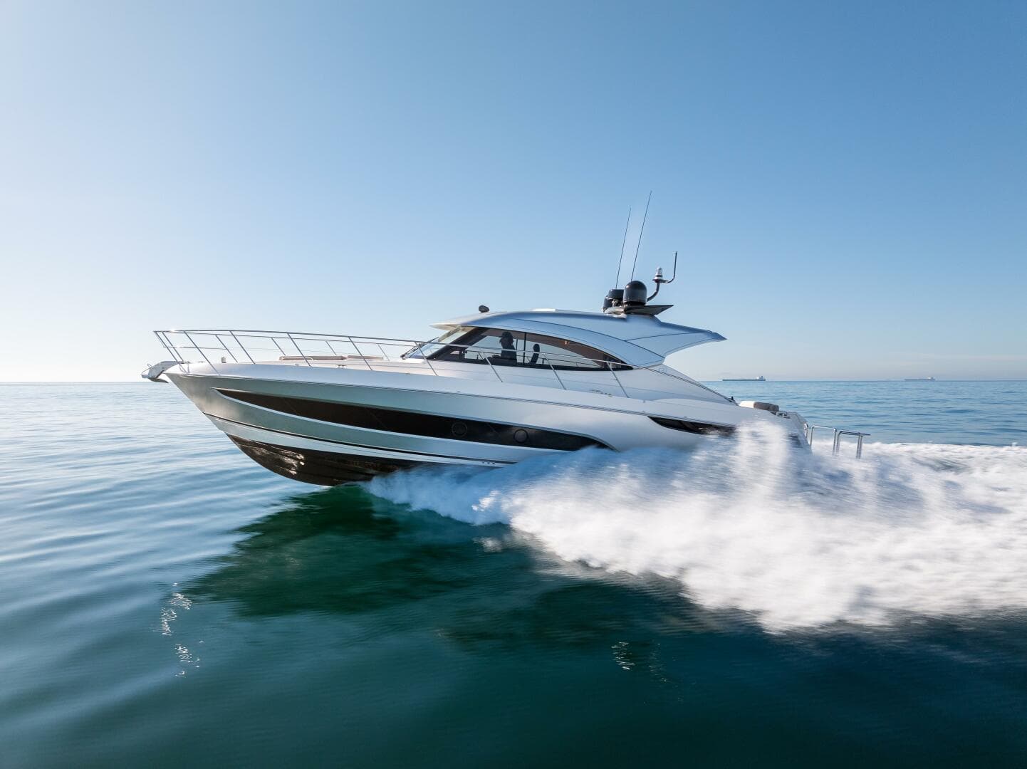 2022 Riviera 4800 Sport Yacht — photo 49