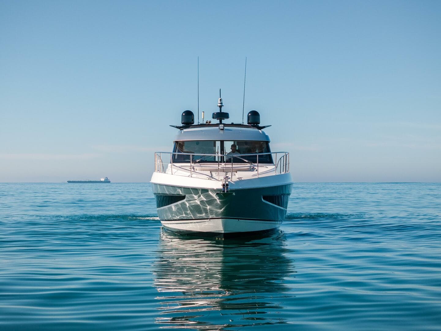 2022 Riviera 4800 Sport Yacht — photo 43