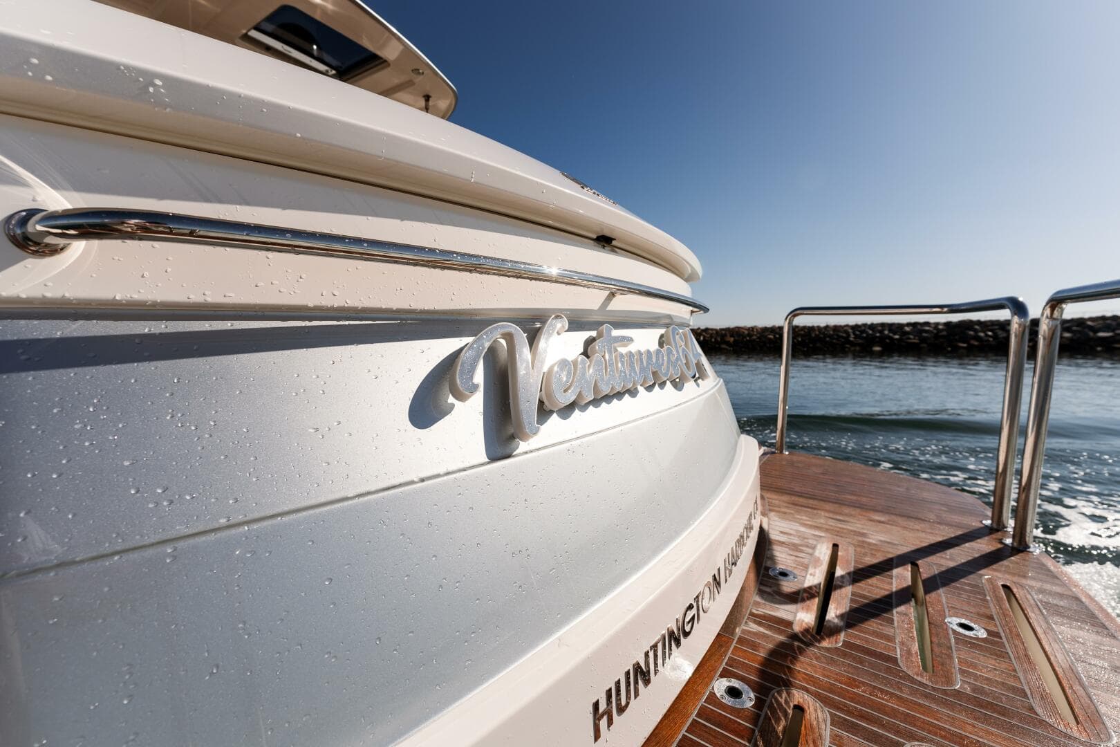 2022 Riviera 4800 Sport Yacht — photo 30