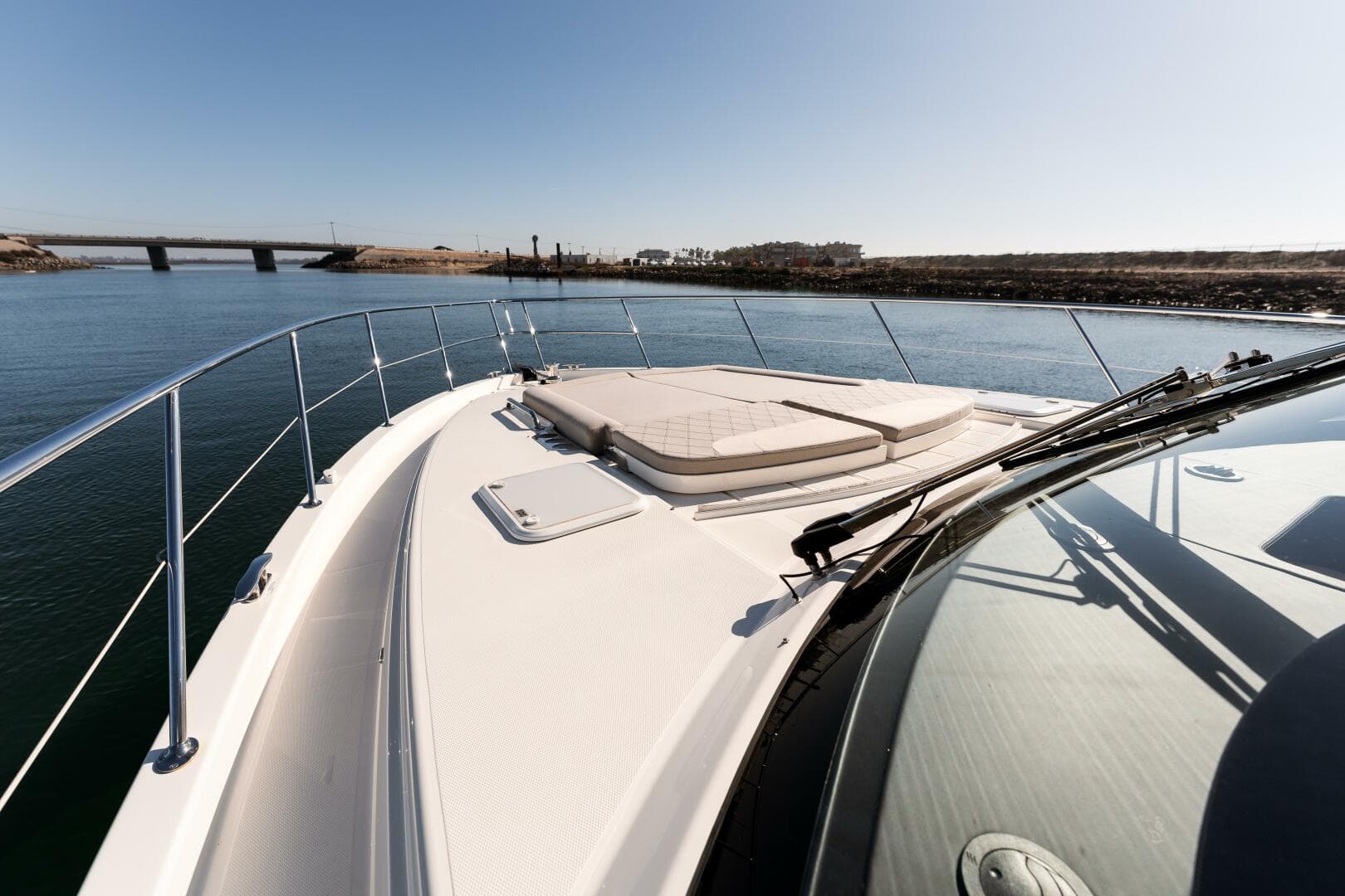 2022 Riviera 4800 Sport Yacht — photo 34