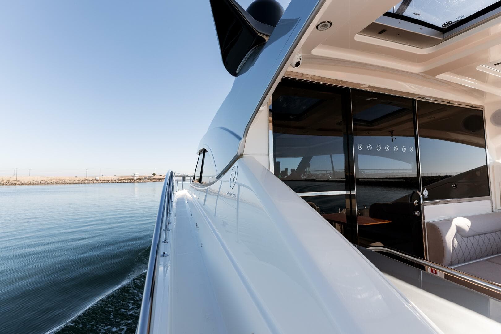 2022 Riviera 4800 Sport Yacht — photo 32