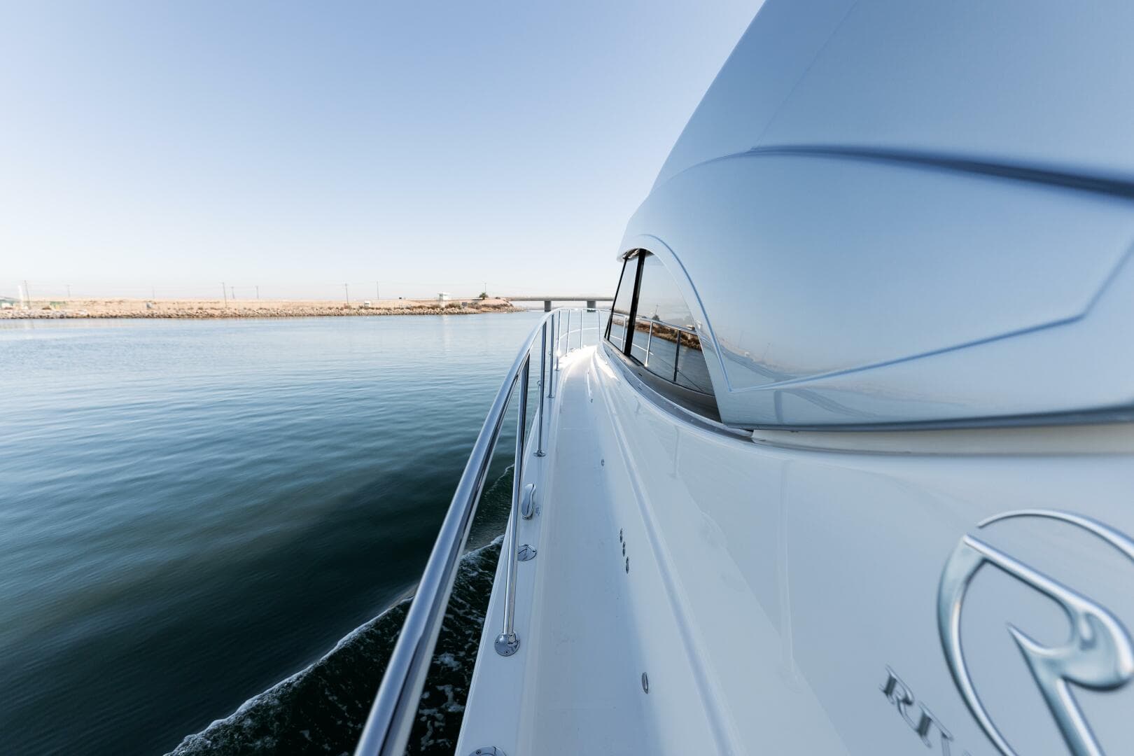 2022 Riviera 4800 Sport Yacht — photo 33