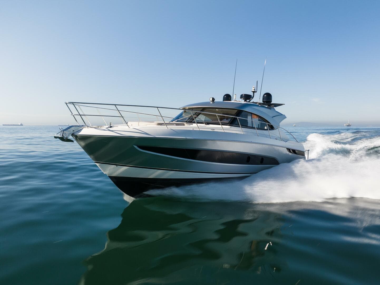 2022 Riviera 4800 Sport Yacht — photo 48