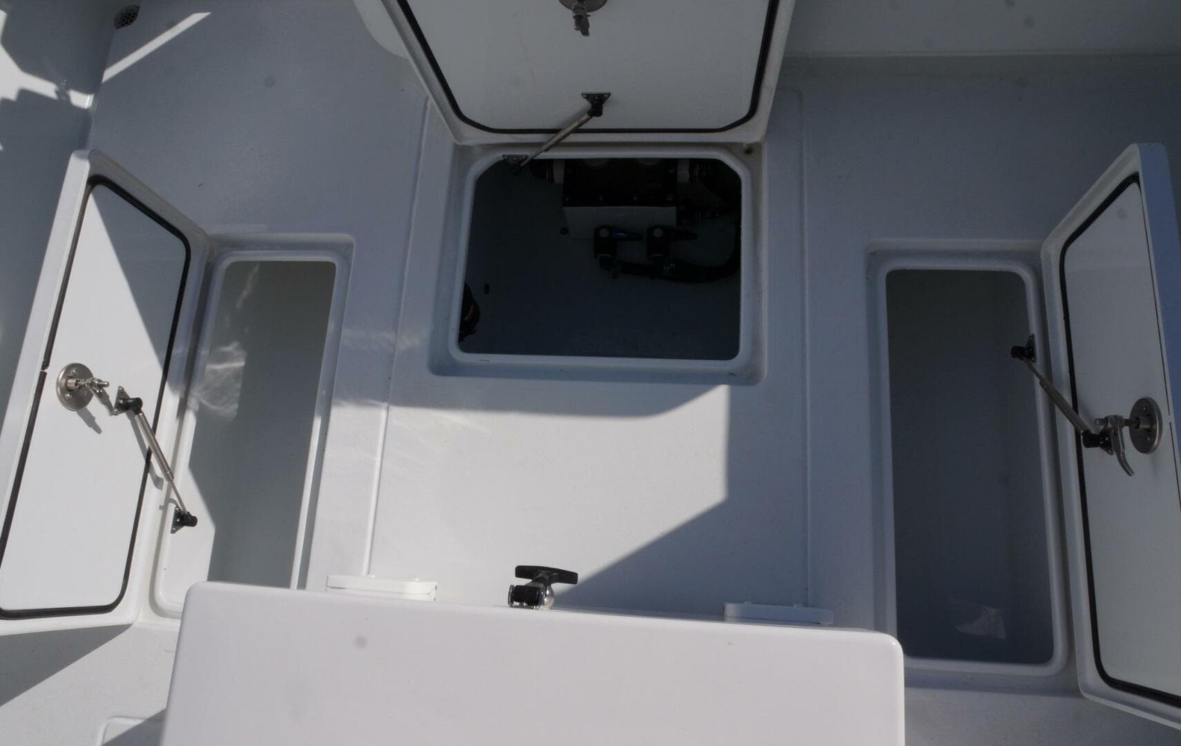 2023 Contender 32 Step — photo 15