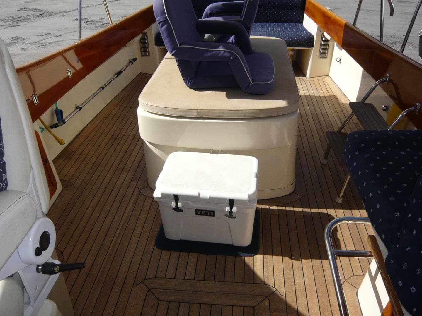 1998 Hinckley 36 Classic — photo 16