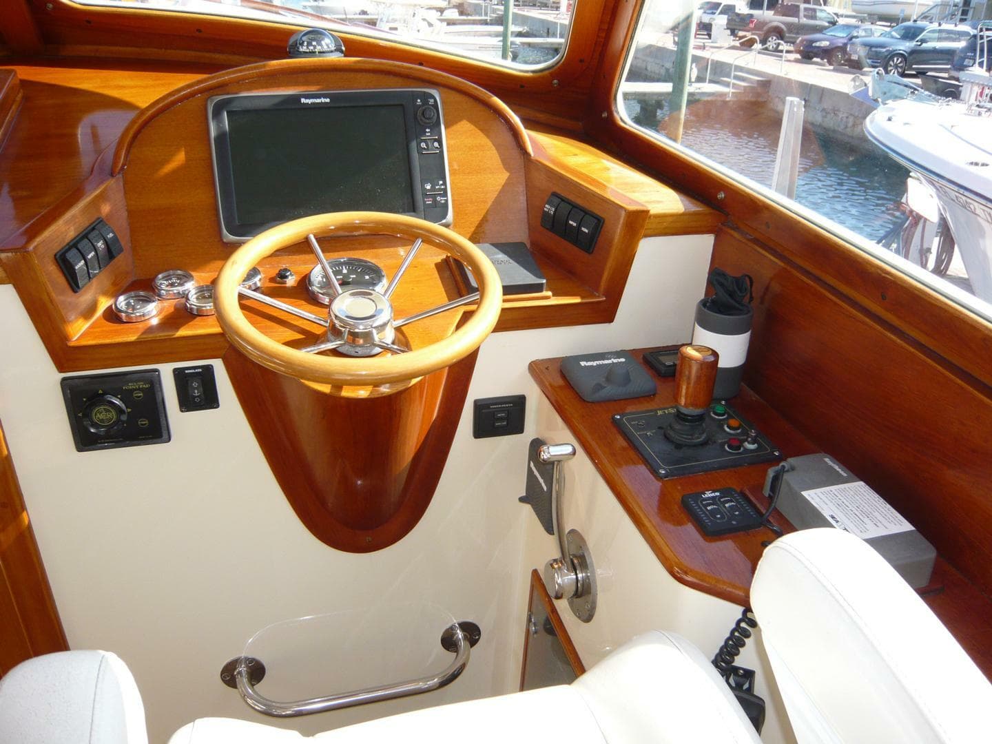 1998 Hinckley 36 Classic — photo 15