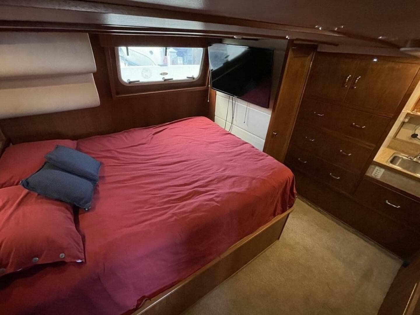 1998 Bayliner 4087 — photo 21