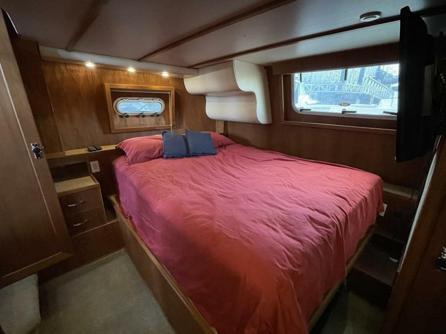 1998 Bayliner 4087 — photo 22