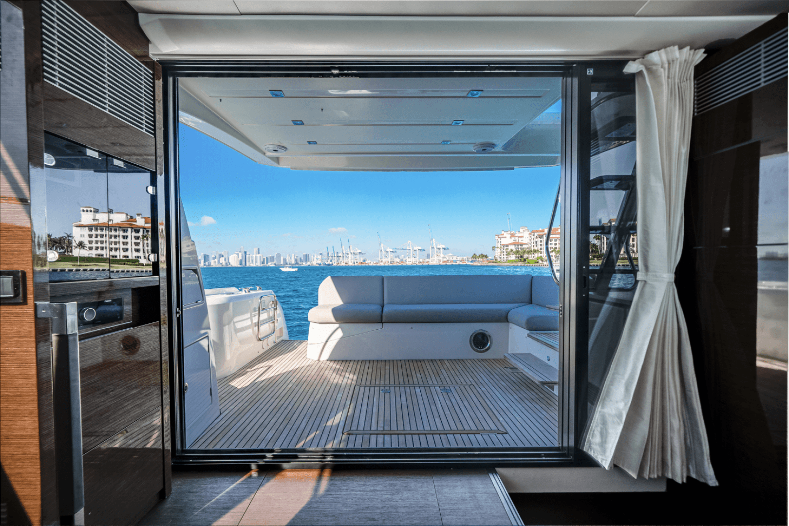 2020 Prestige 520 Flybridge — photo 23